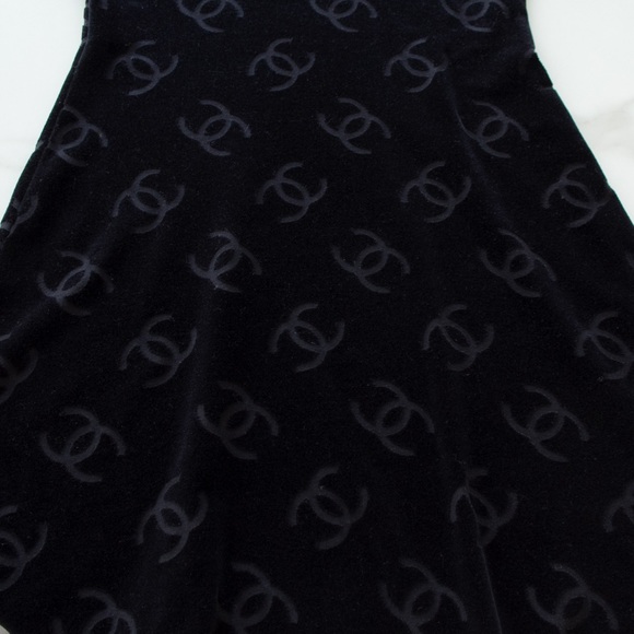 Iconic Chanel Vintage Spring 1996 Black CC Logo Velour 96P Mini Dress - Picture 6 of 16
